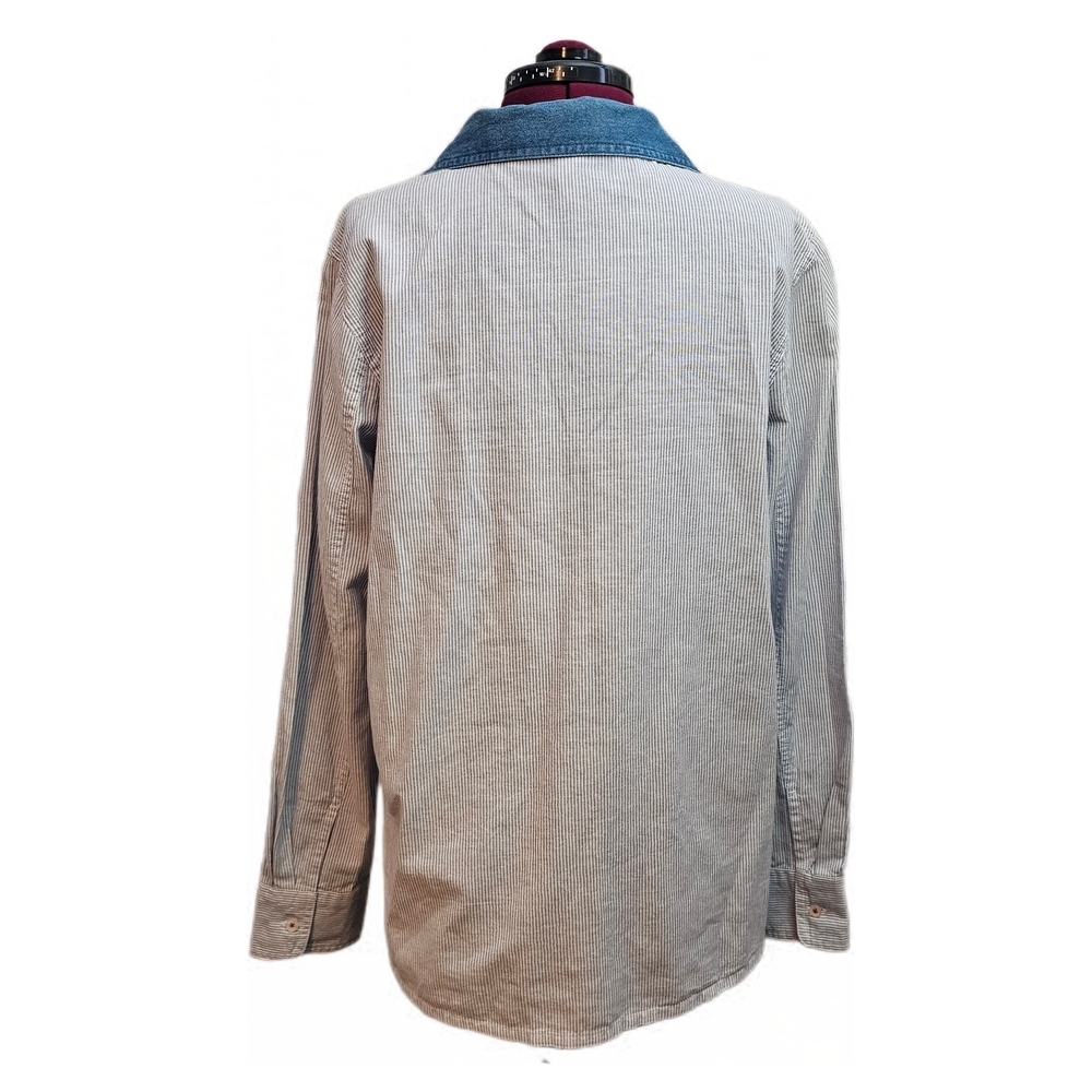 Holiday Embroidered Penguin Skating Shirt Woman’s Medium Button Down Long Sleeve - Picture 7 of 16